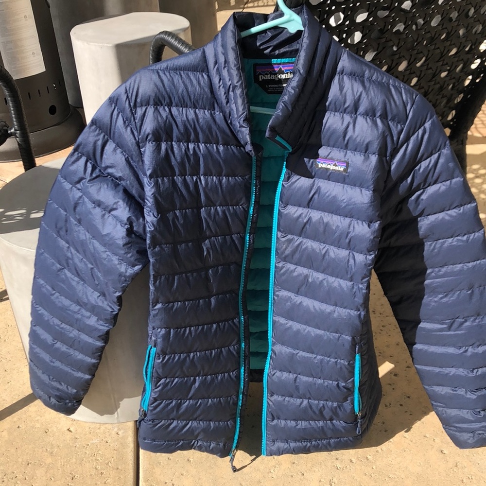 Women’s navy blue down Patagonia jacket